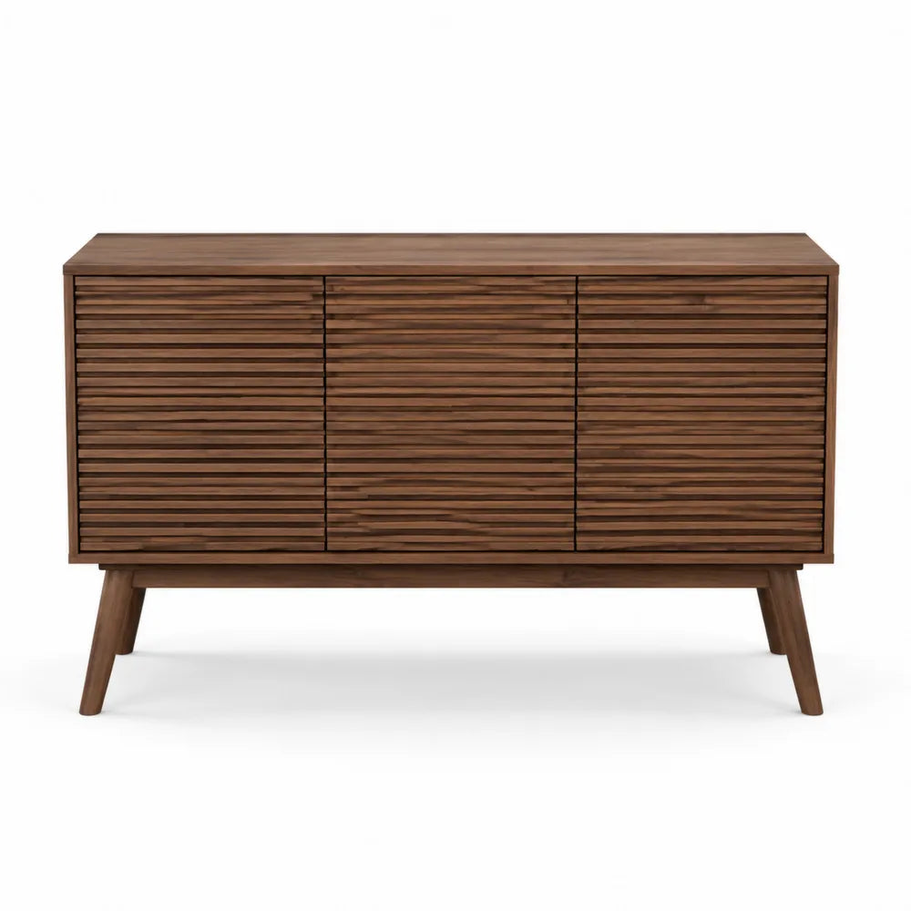 Buffet bas 3 portes en MDF plaqué noyer brun façade à lattes horizontales pieds coniques 150 cm x 40 cm x 80 cm